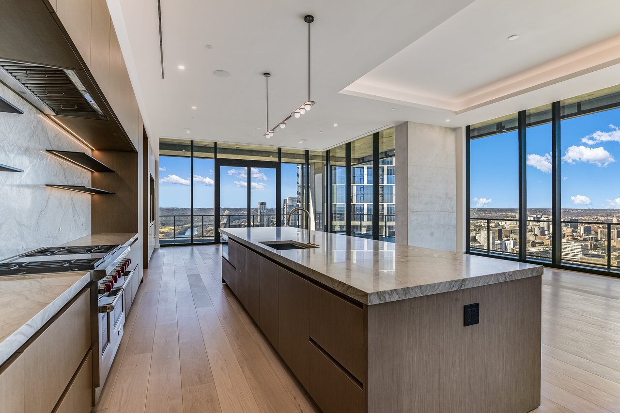 The Modern Penthouse #5502 North