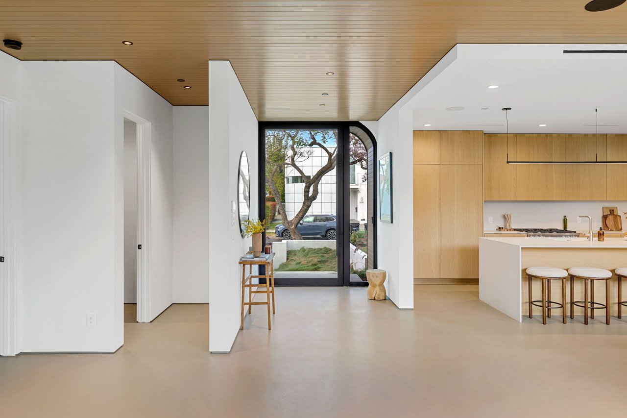 3041 Mountain View