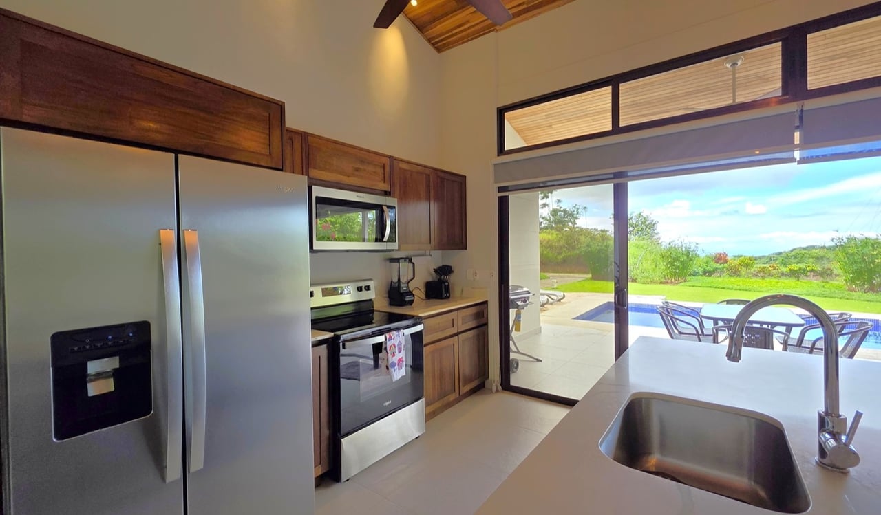 Tropical Turnkey Retreat in Gated Community