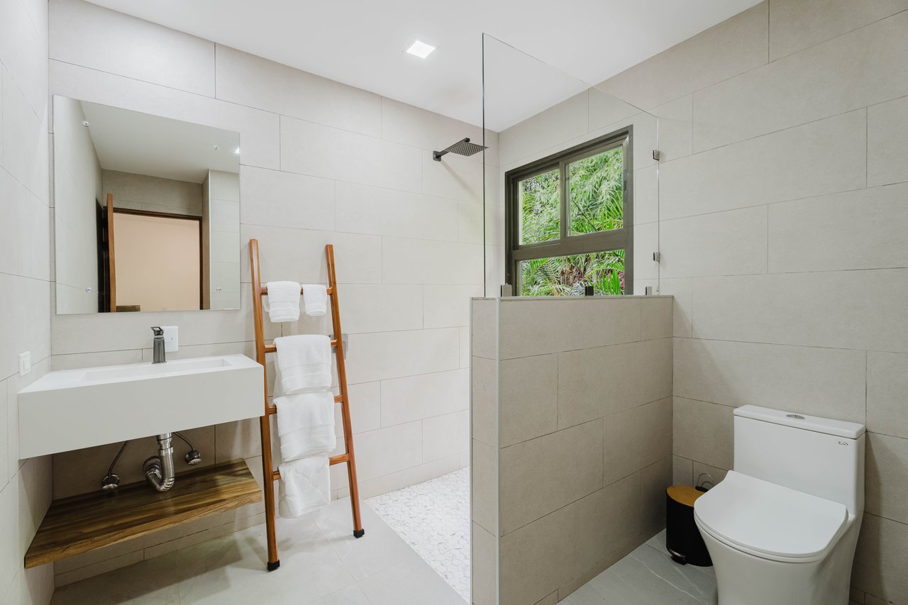 Modern Tropical Minimalism with Ocean views and River Access! Casa Tocuan