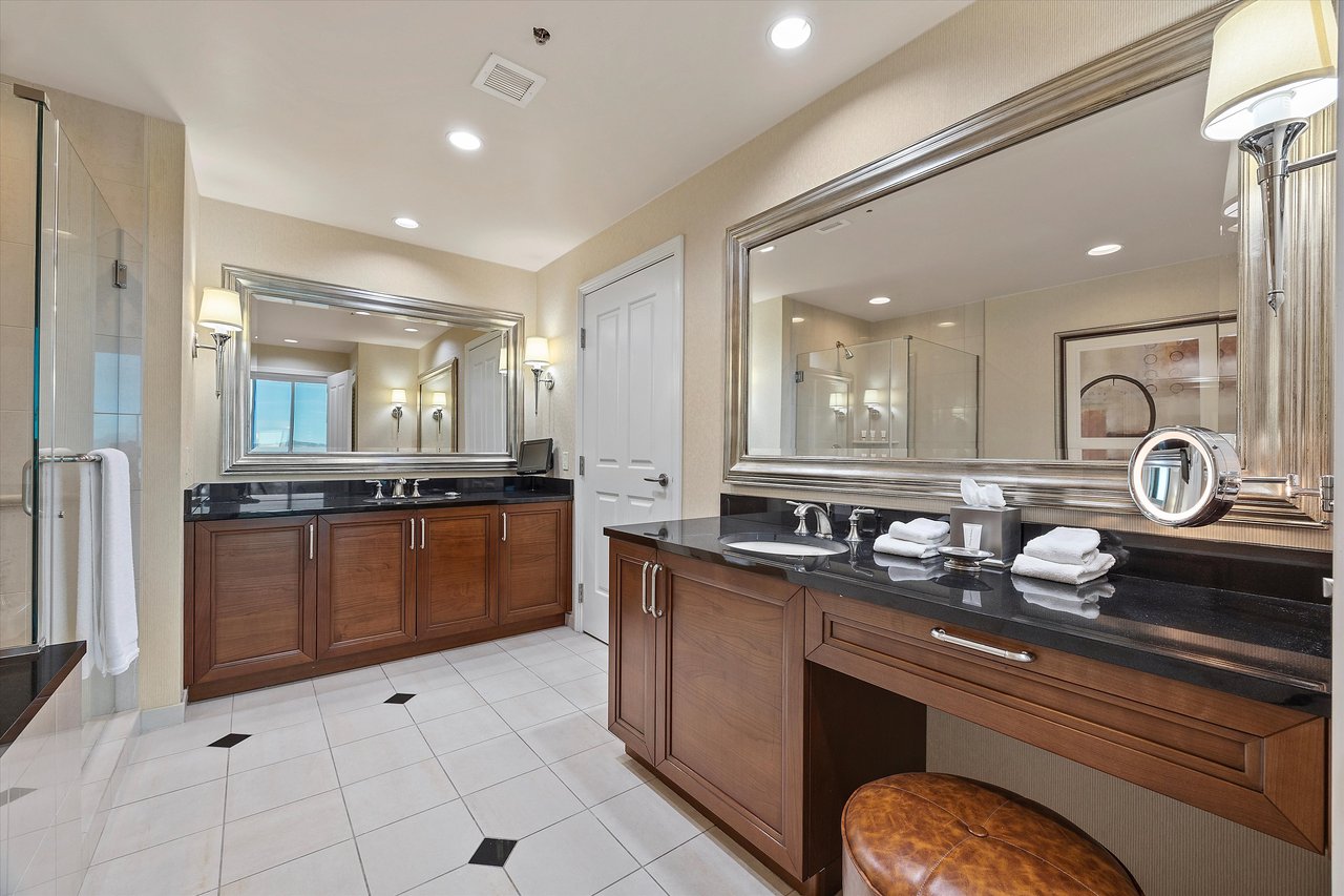 125 East Harmon Avenue 3520