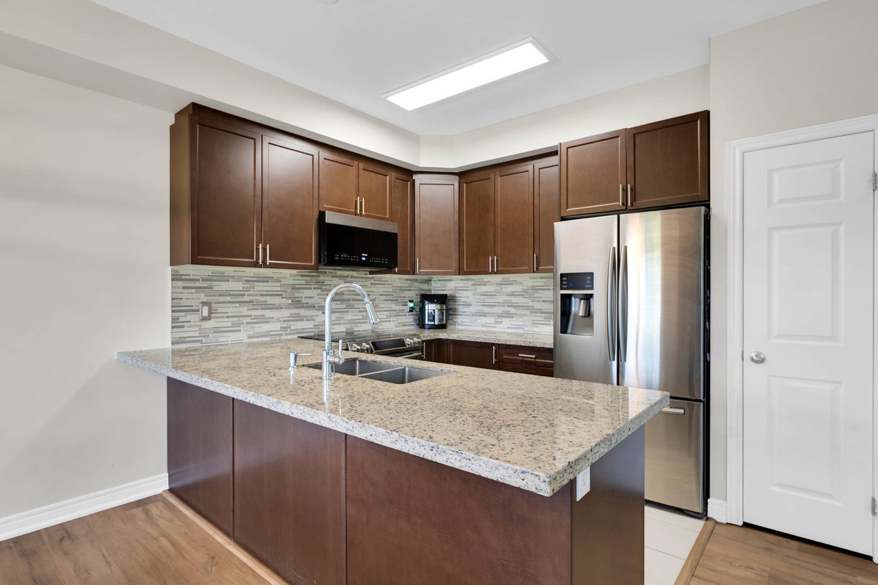 73 Medici Lane Unit: 5