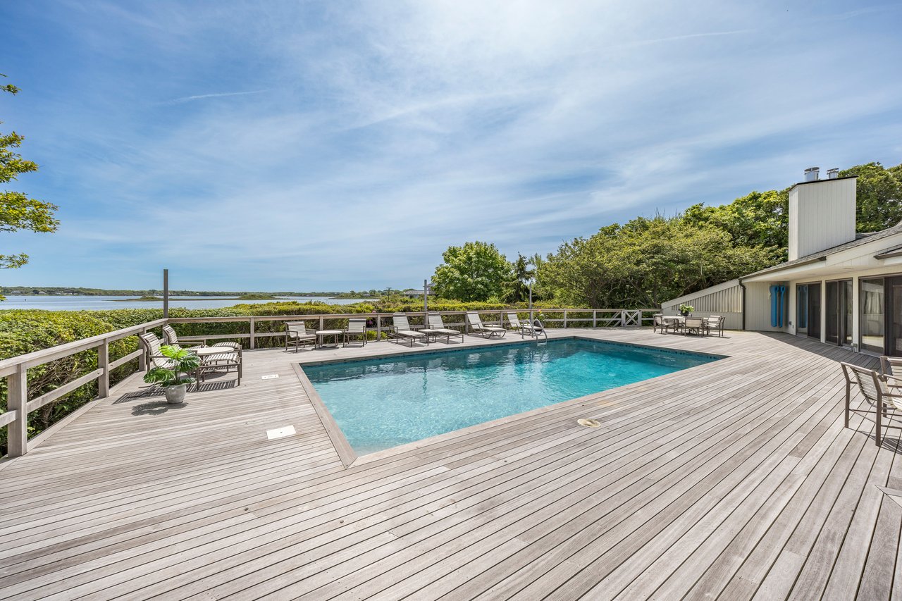 2 Lakeside Court