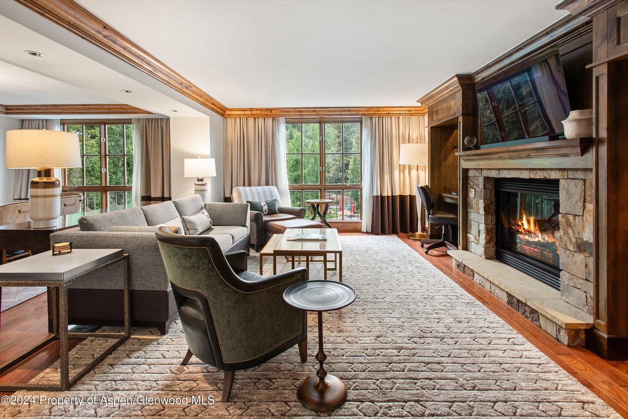 315 E Dean Street, Unit B33-C4