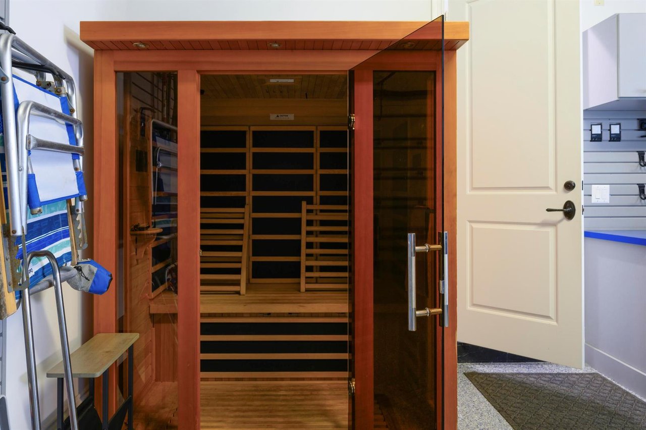 1950 Portage Landing N