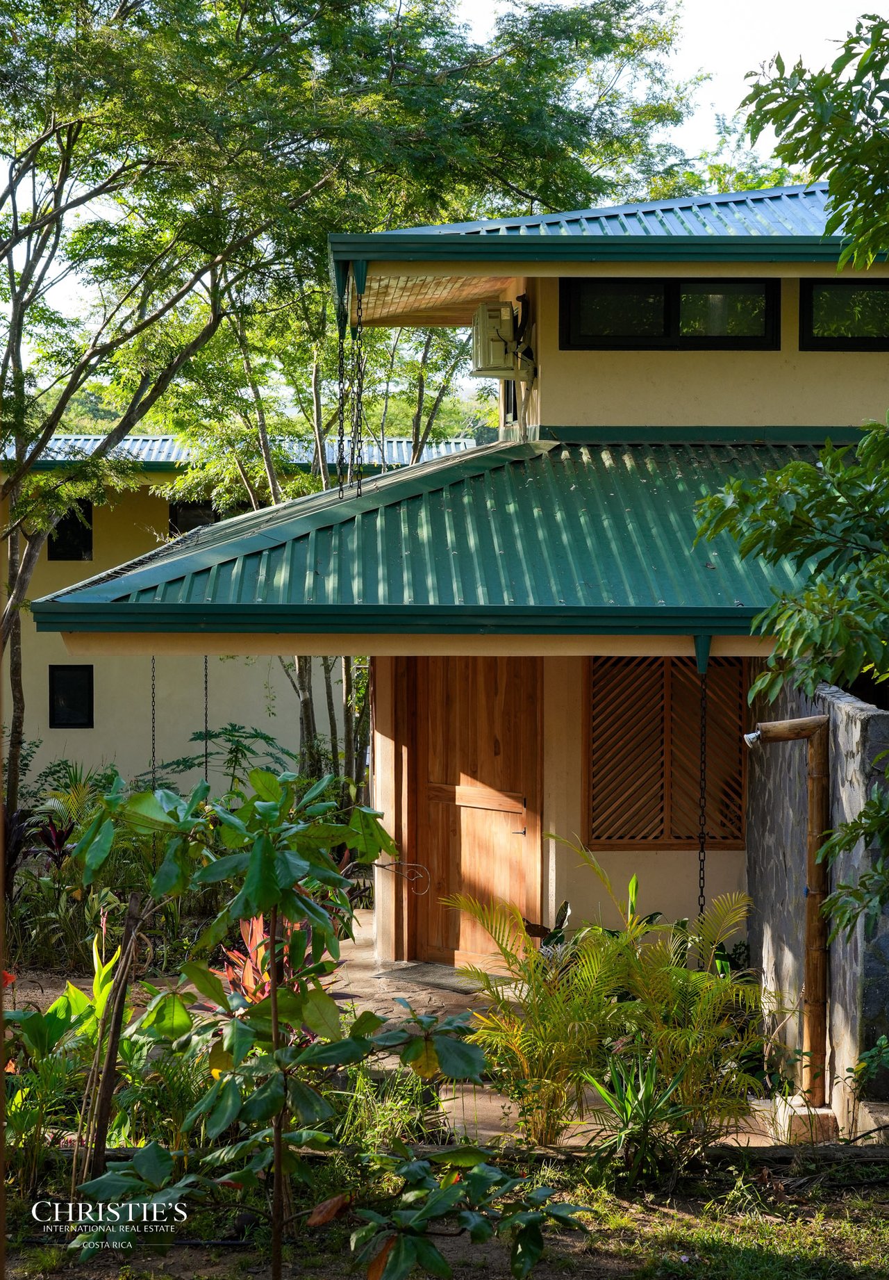 Tropical Villas Estate: A Unique Opportunity with 4 Private Villas