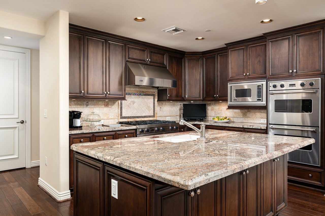 7181 E Camelback Road 1202