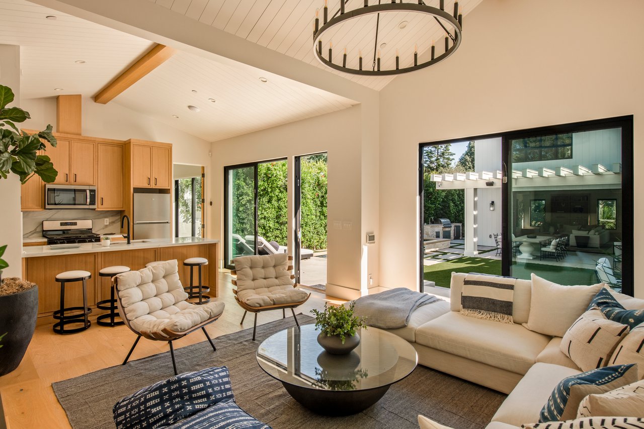 196 S Greenfield Ave, Westwood