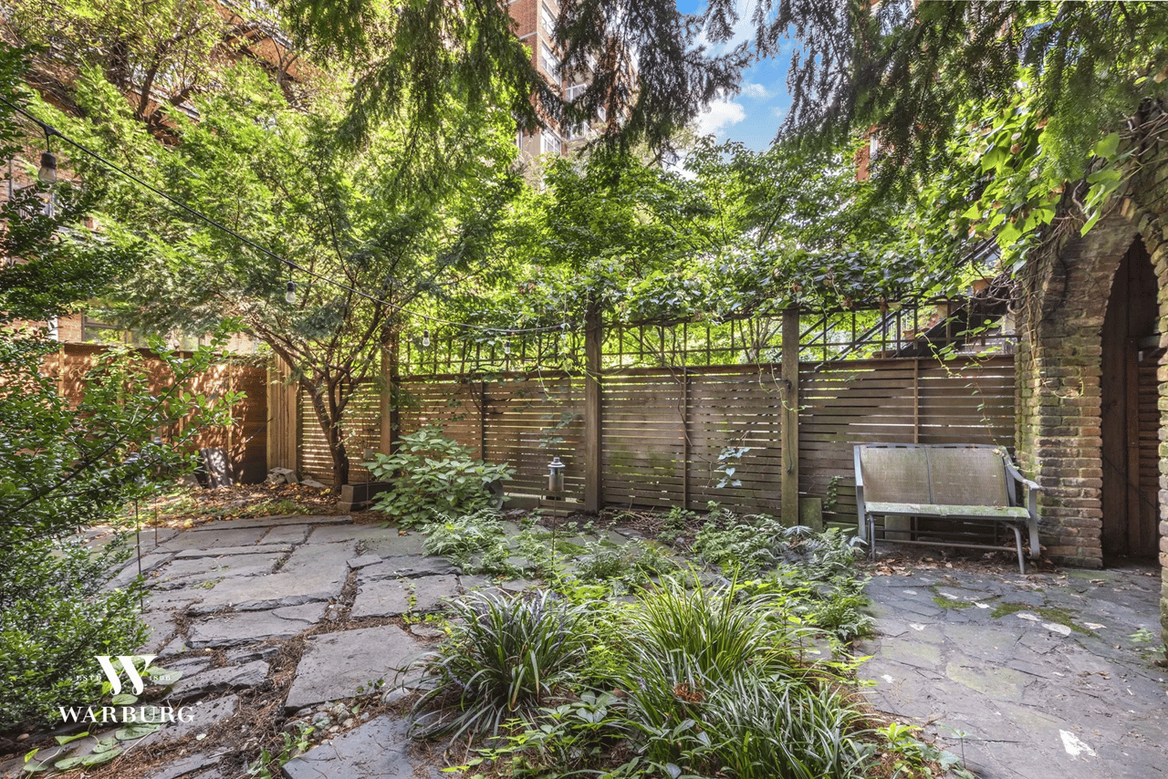 441 W 22nd St Unit Garden