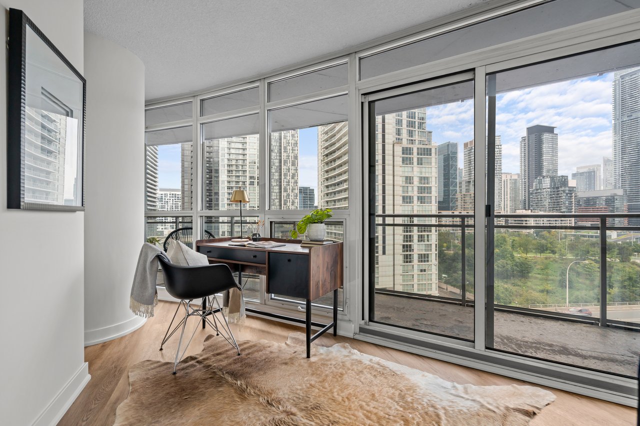 38 Dan Leckie Way 1208