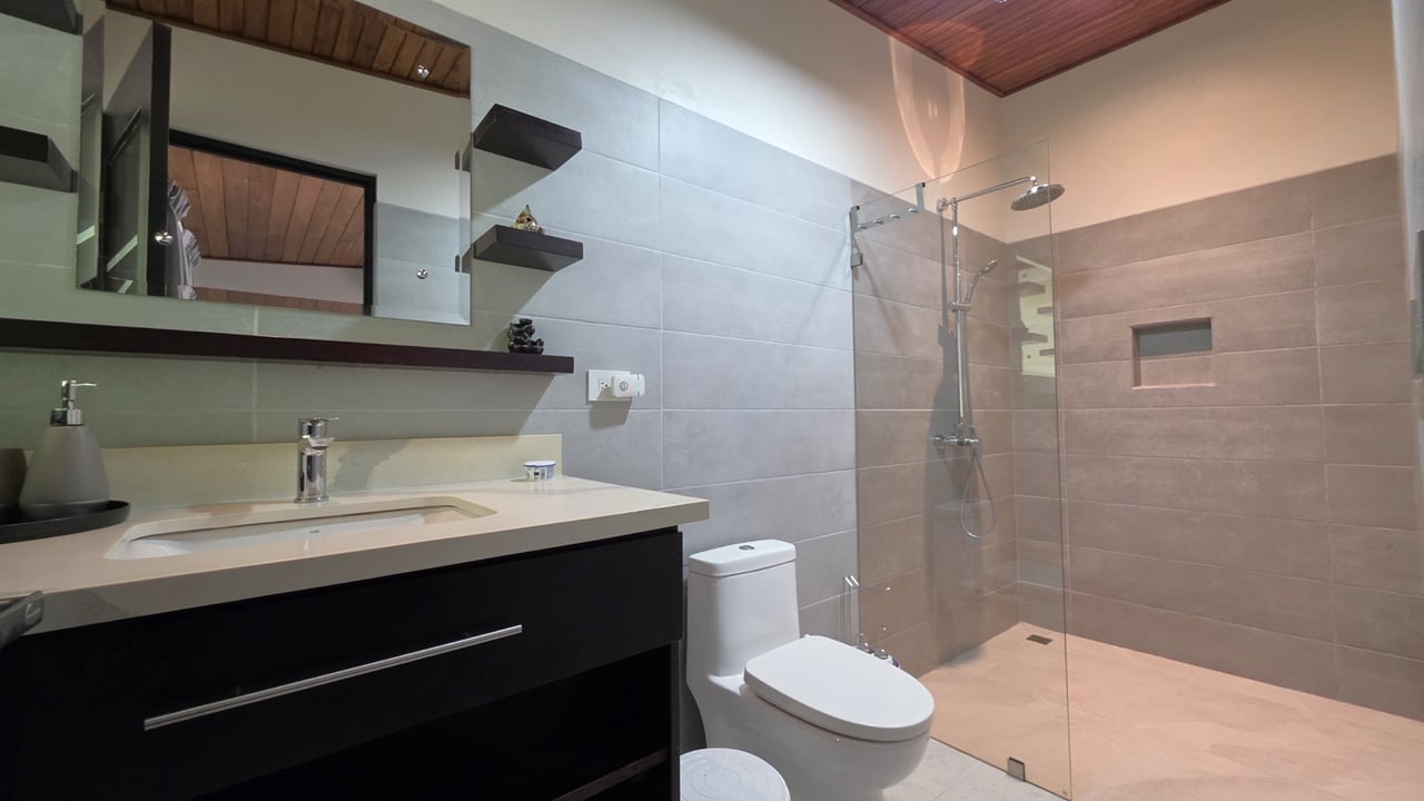 Refreshing Riverfront Retreat in Ojochal