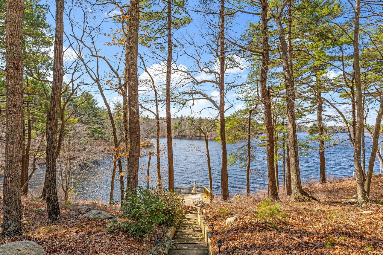 293 Lee Circle, Pascoag, RI 02859