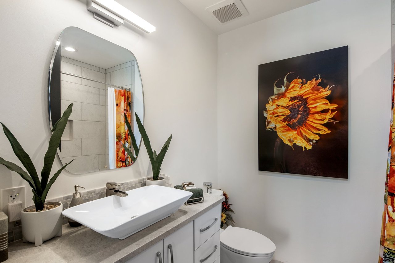 1 E Lexington Avenue 1209