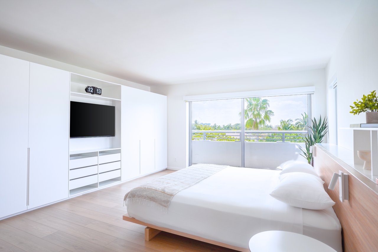 Beach Haus Bal Harbour Residences