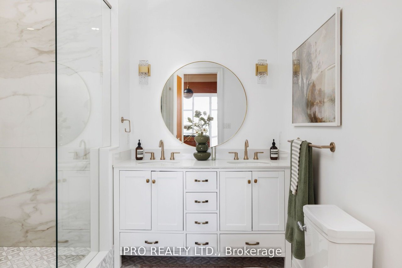 BOUTIQUE LIVING 