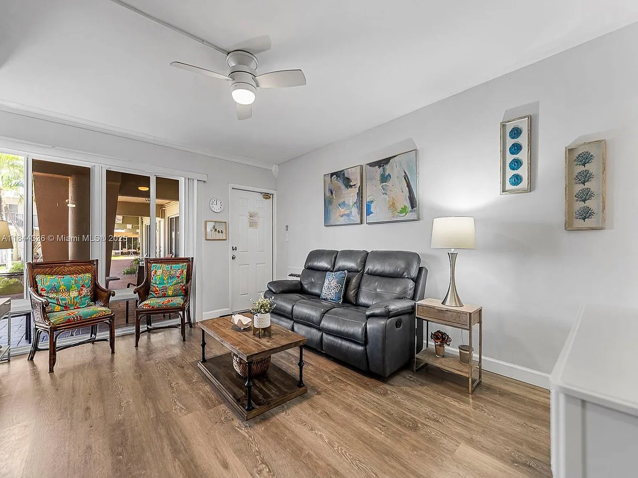 555 N Riverside Dr #4