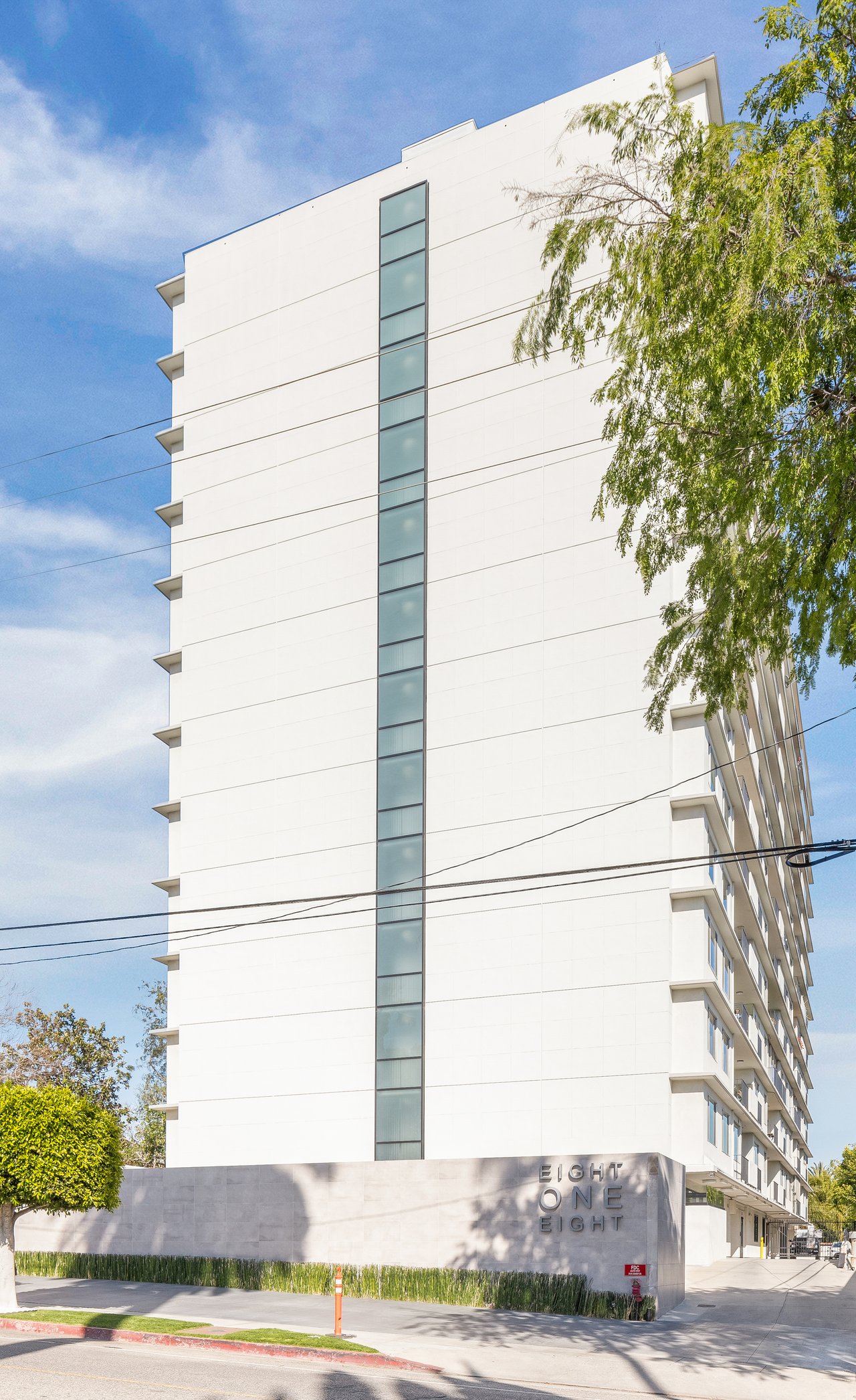 818 N Doheny Dr Unit: 607