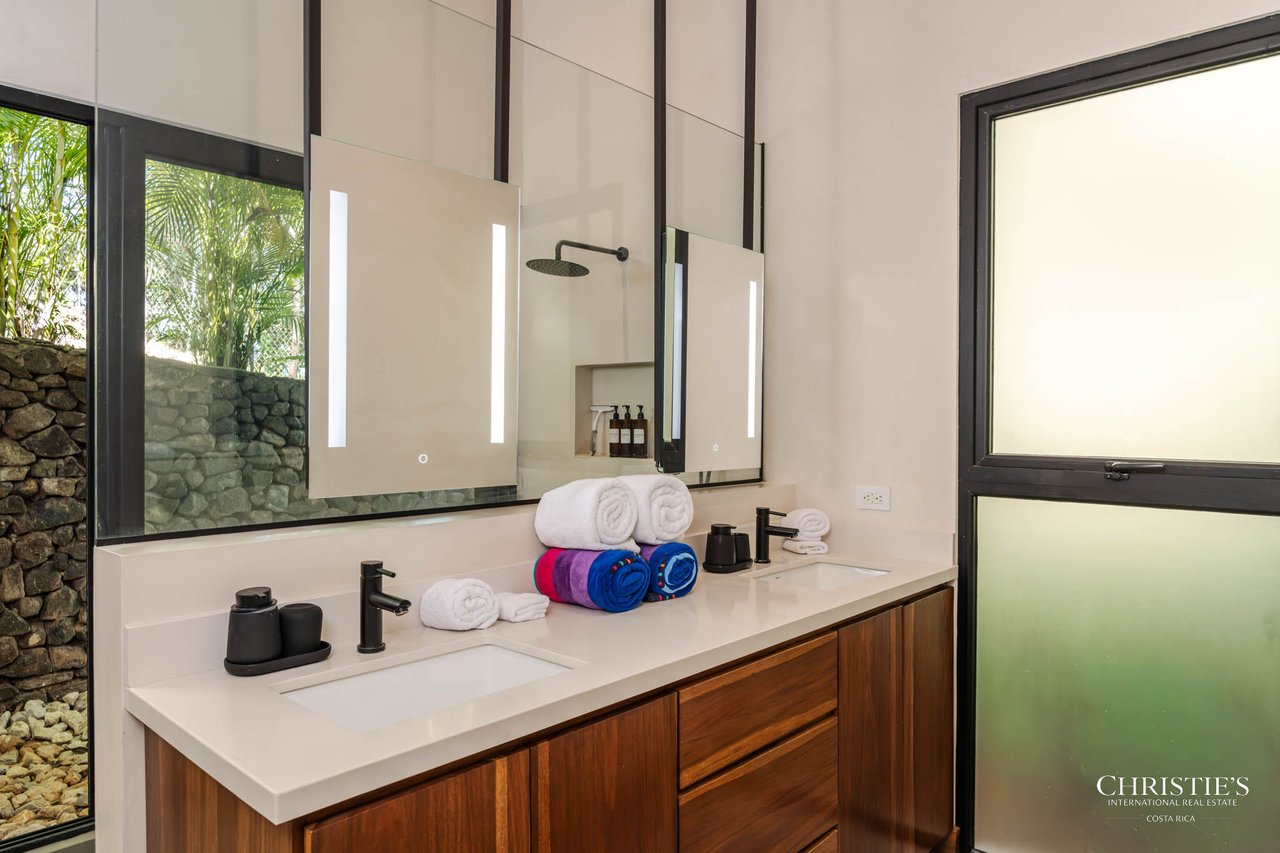 Casa Lola – Contemporary Beachside Oasis in Playa Grande