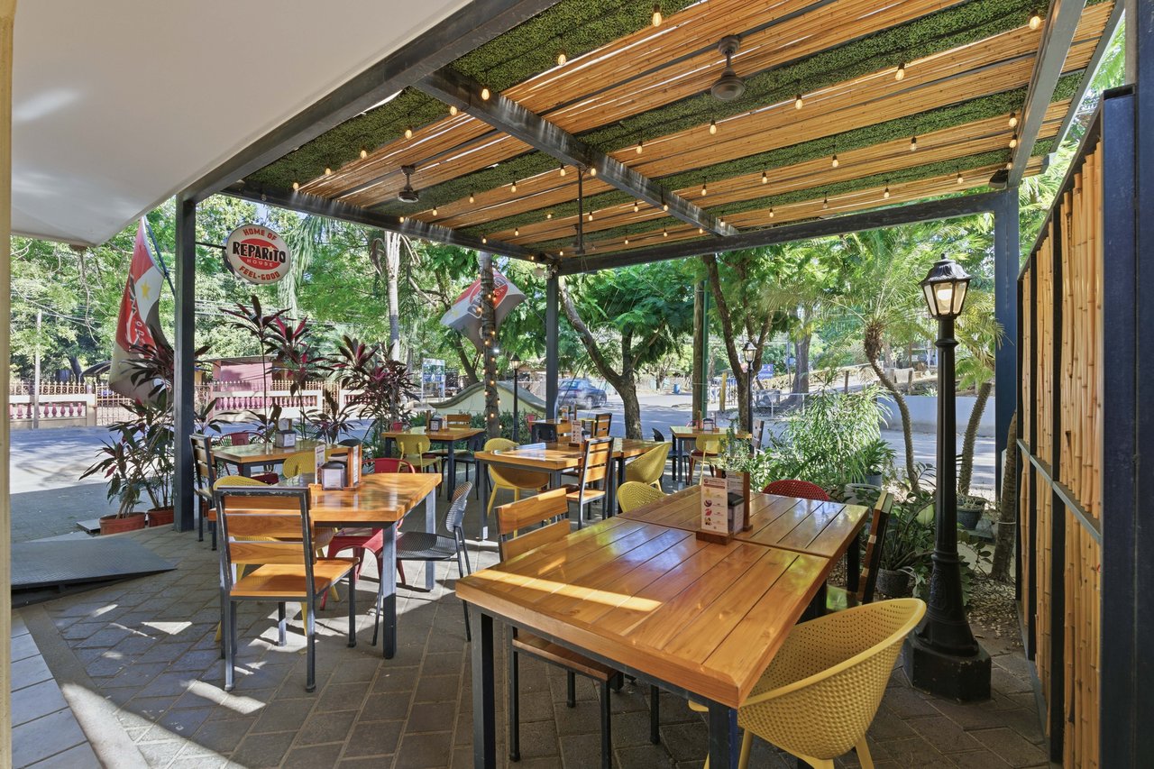 Reparito House | Turnkey Restaurant & Commercial Property for Sale