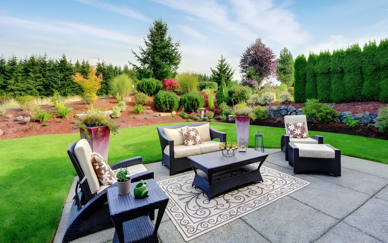 Spring 2025 Landscaping Trends: Elevate Your Home’s Curb Appeal