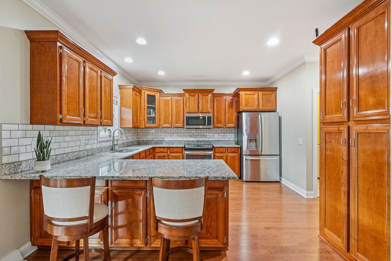 5516 Crescent View Dr