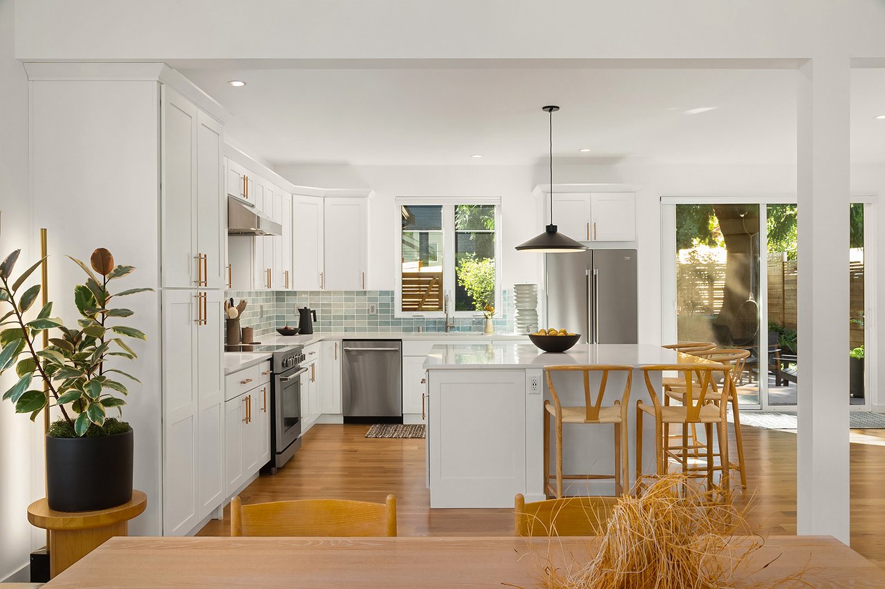 10419 & 10421 41st Avenue SW