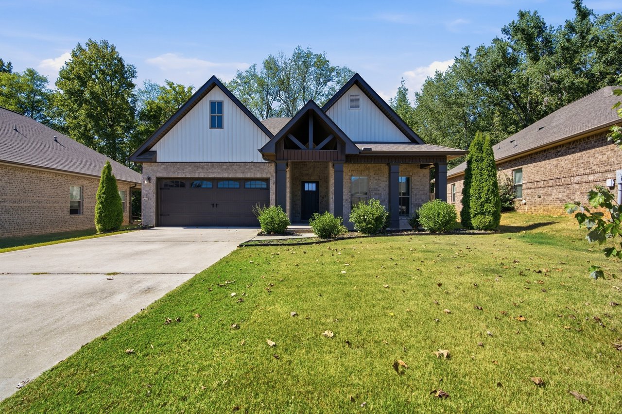 Beautiful Harvest Home with Comfort, Style & Everyday Convenience