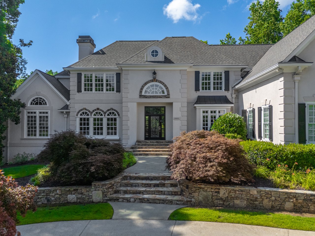 1055 Hedgerose Lane