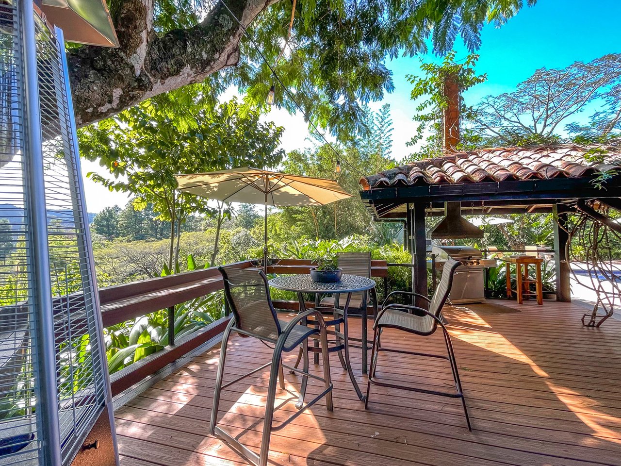 Fully Furnished Luxury Home