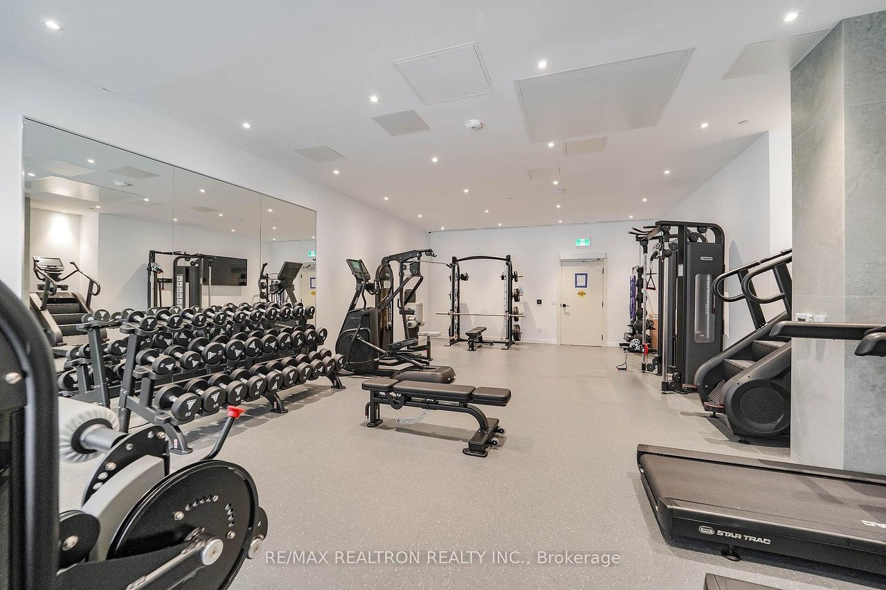 Bright Open-Concept Suite