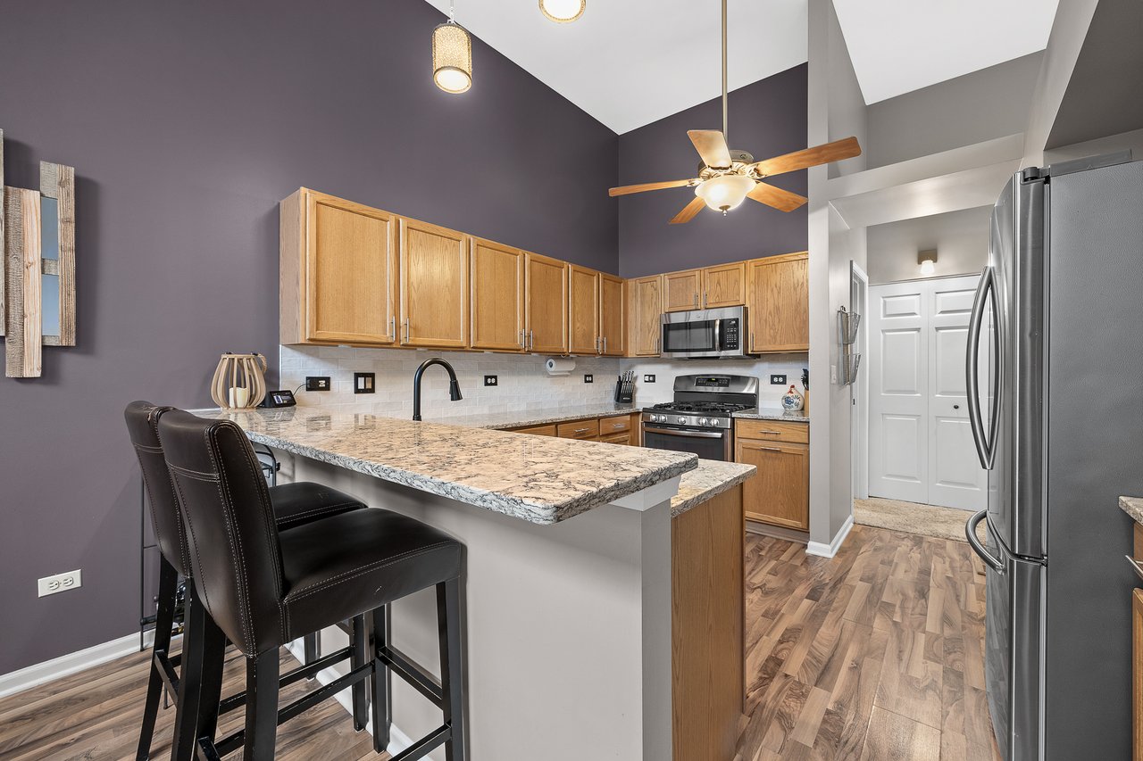 347 Gladstone Ln
