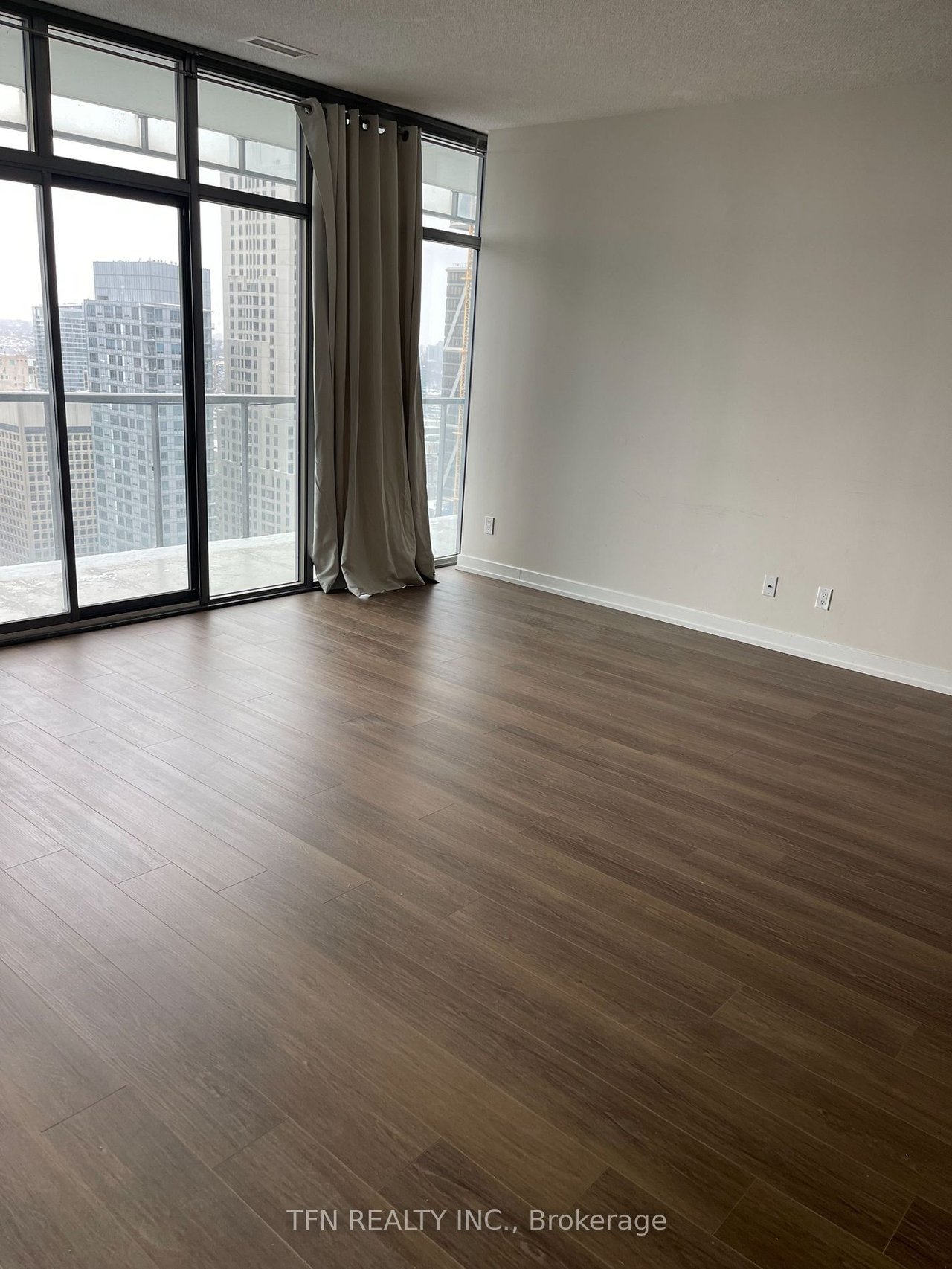 33 Charles Street E Unit: 3805