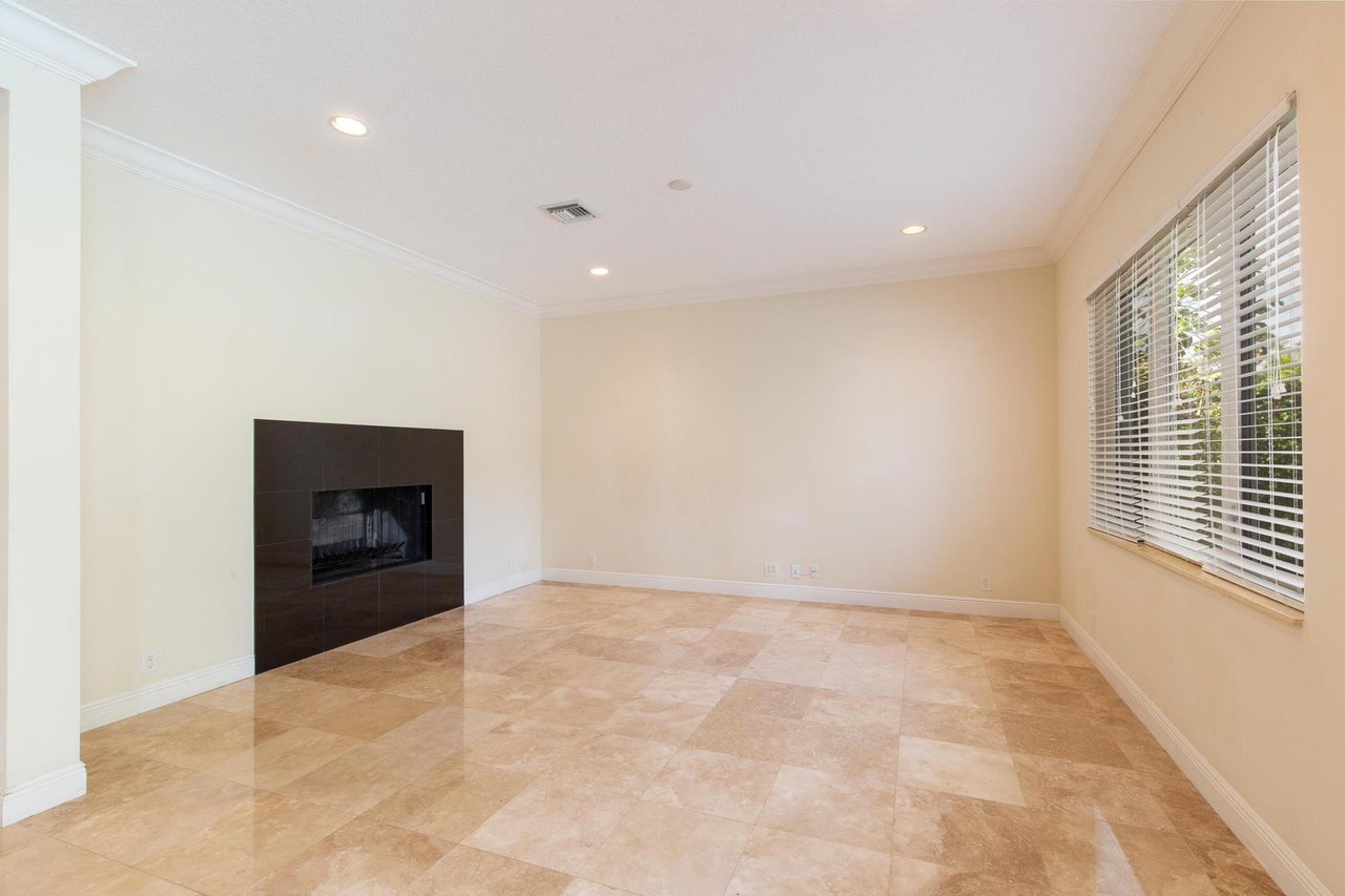 464 Glenbrook Drive