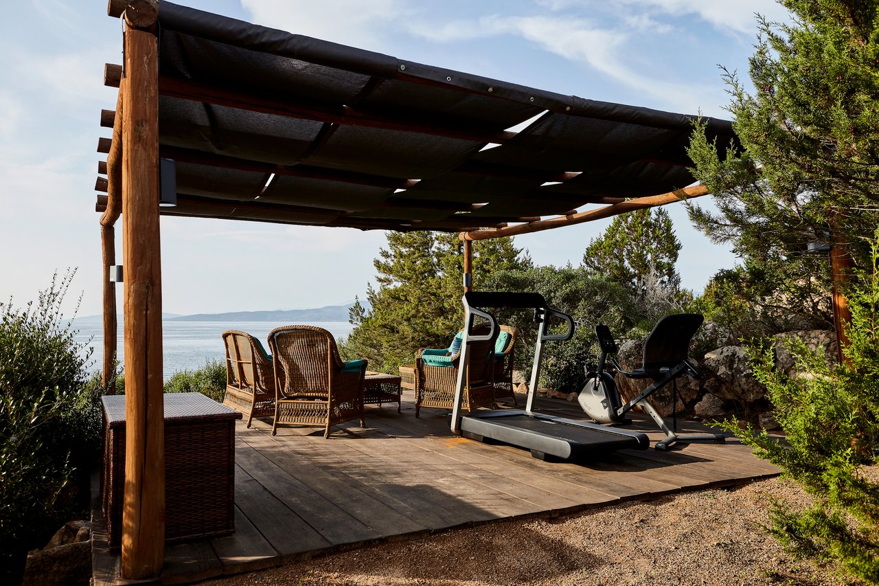 Breathtaking Beachfront Vacation Villa