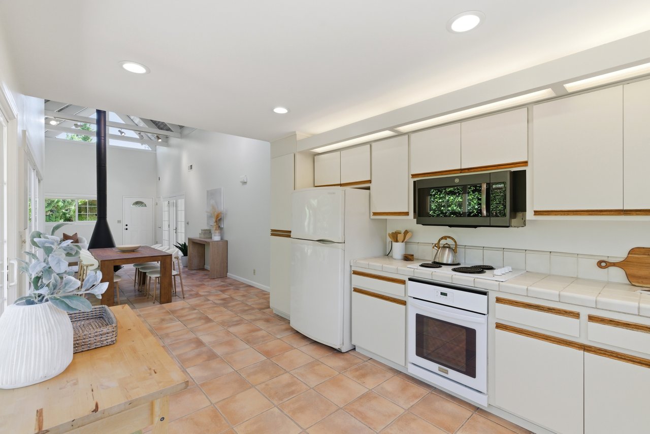 1038 East Evelyn Avenue