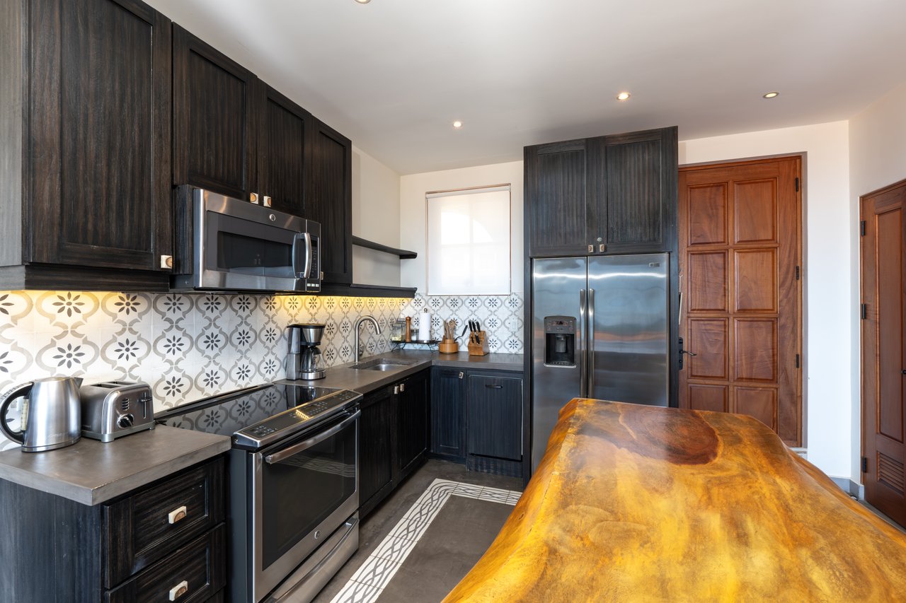 32 Plaza Central | Oceanview 2-Bedroom Luxury Flat in Las Catalinas - Prime Location near Playa Danta