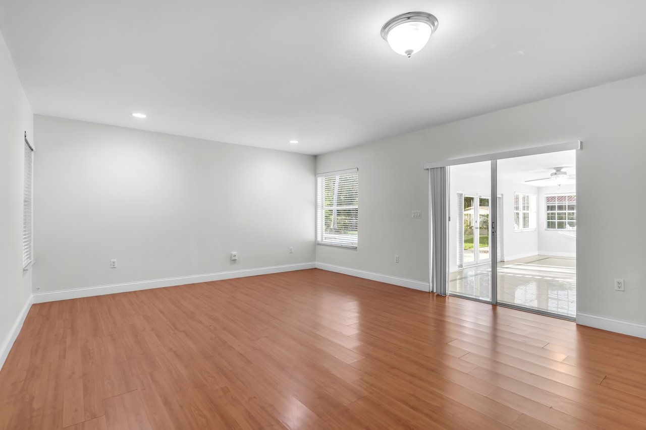 New Rental Opportunity in North Pinecrest