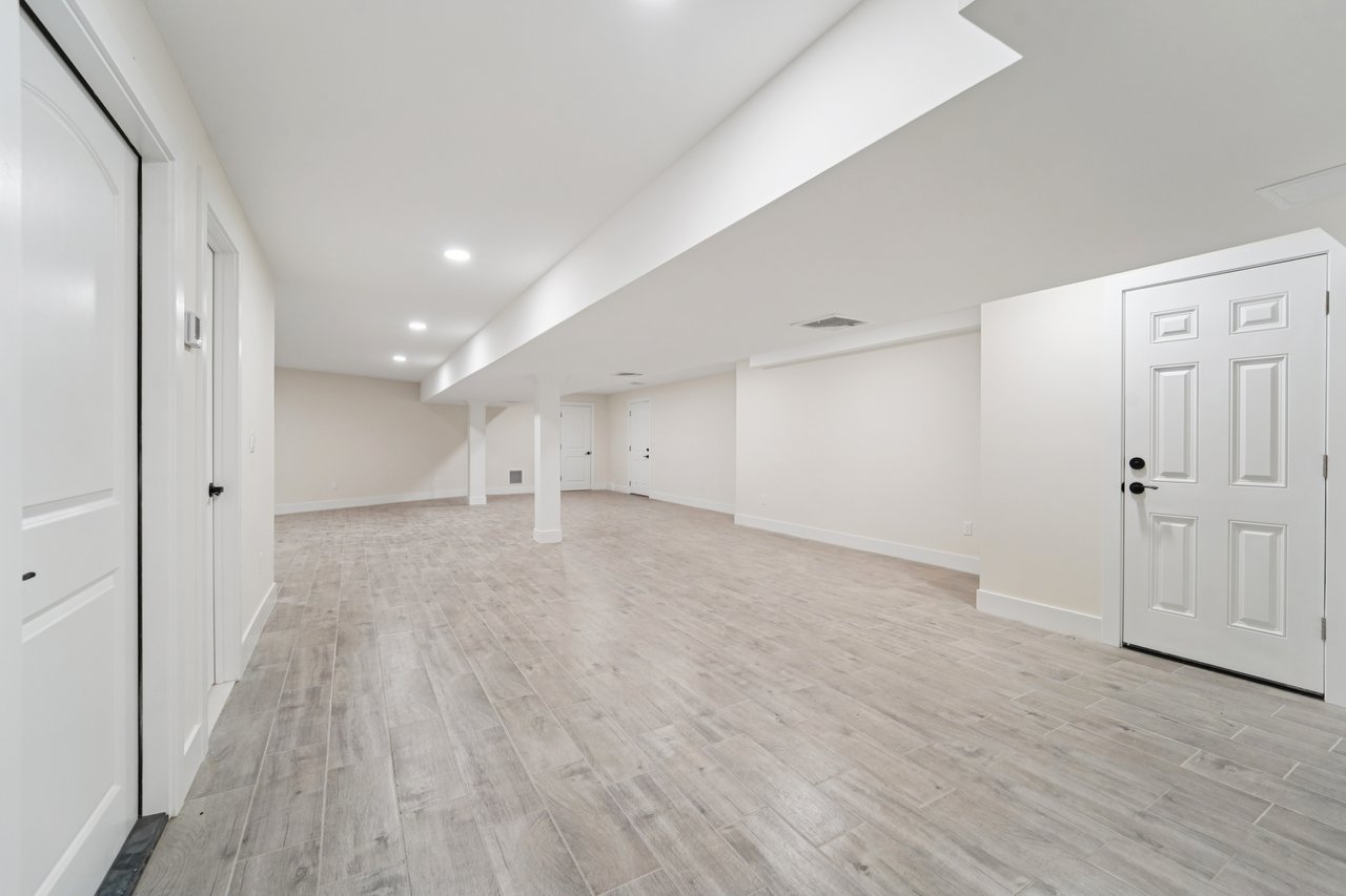 219 Mile Square Road