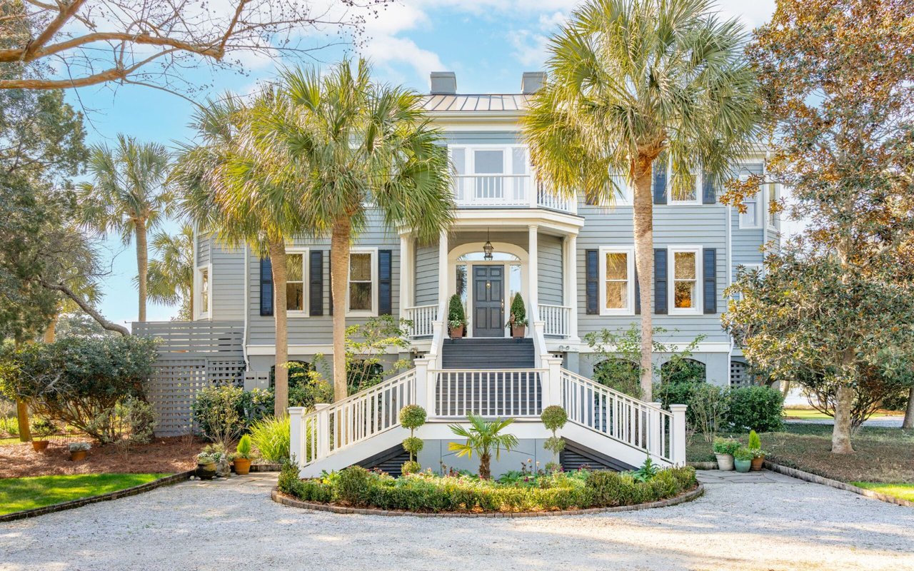 Luxurious Deep-water Estate – 1147 Pilot Boy Landing