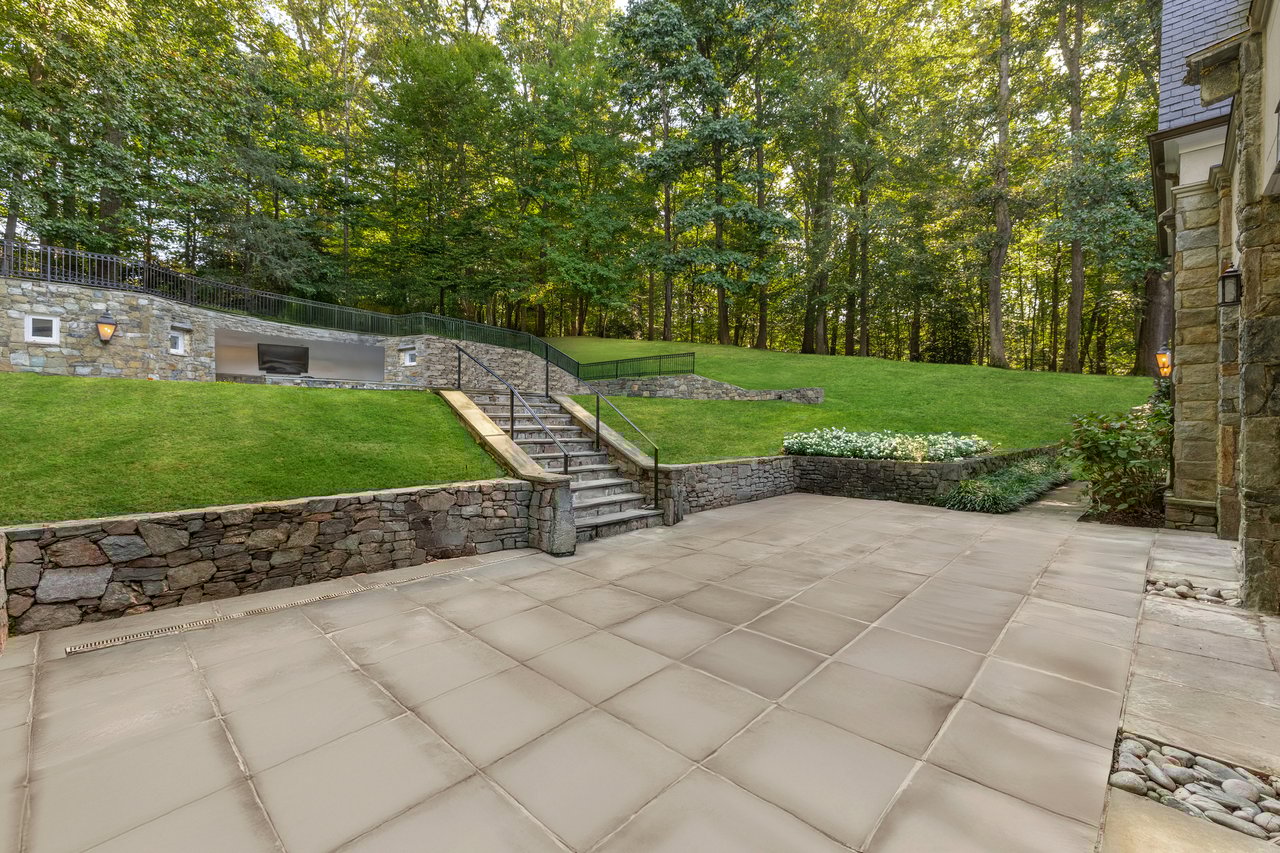 11218 River View Drive