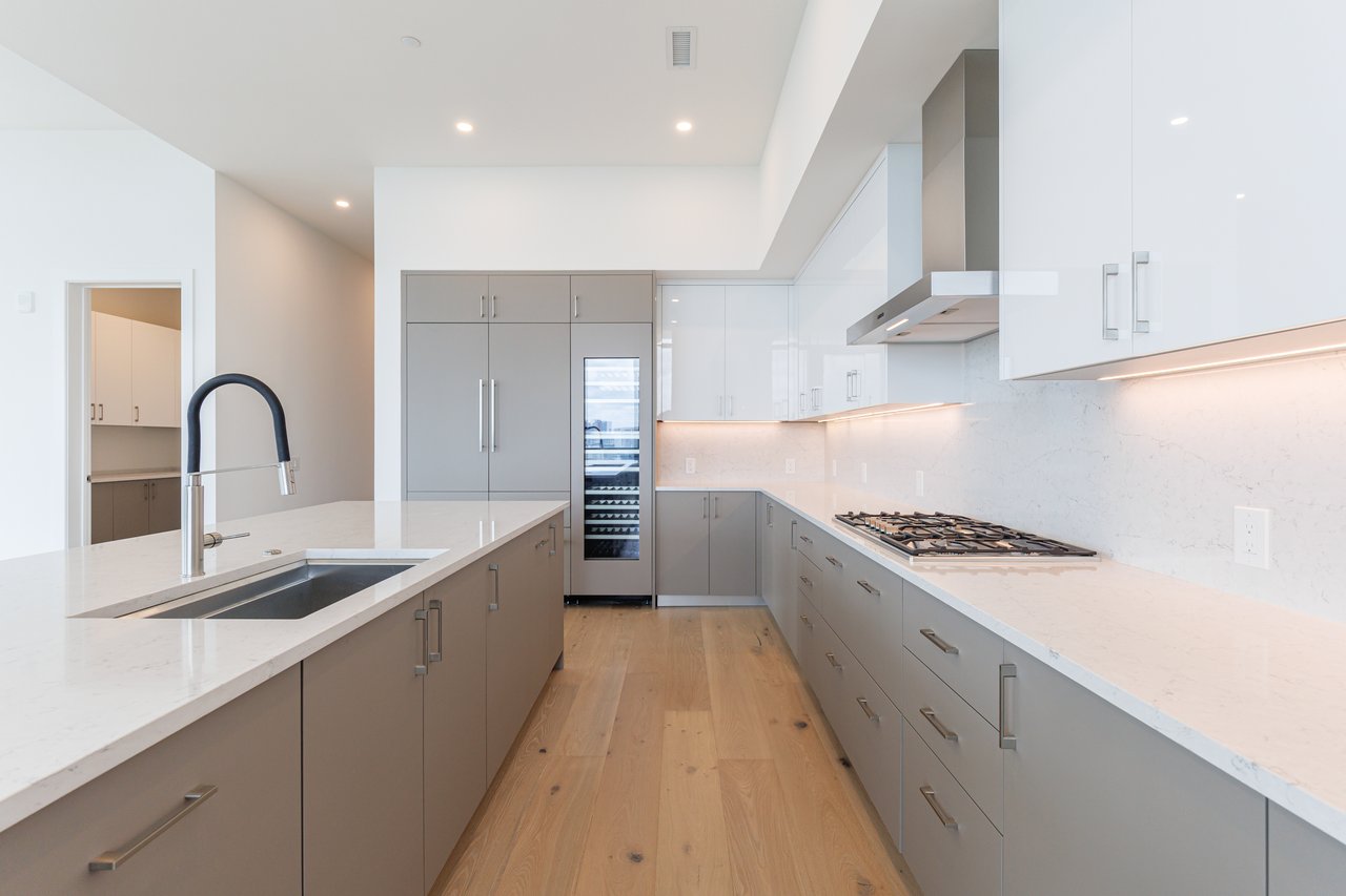 2425 Peachtree Road Unit 1806