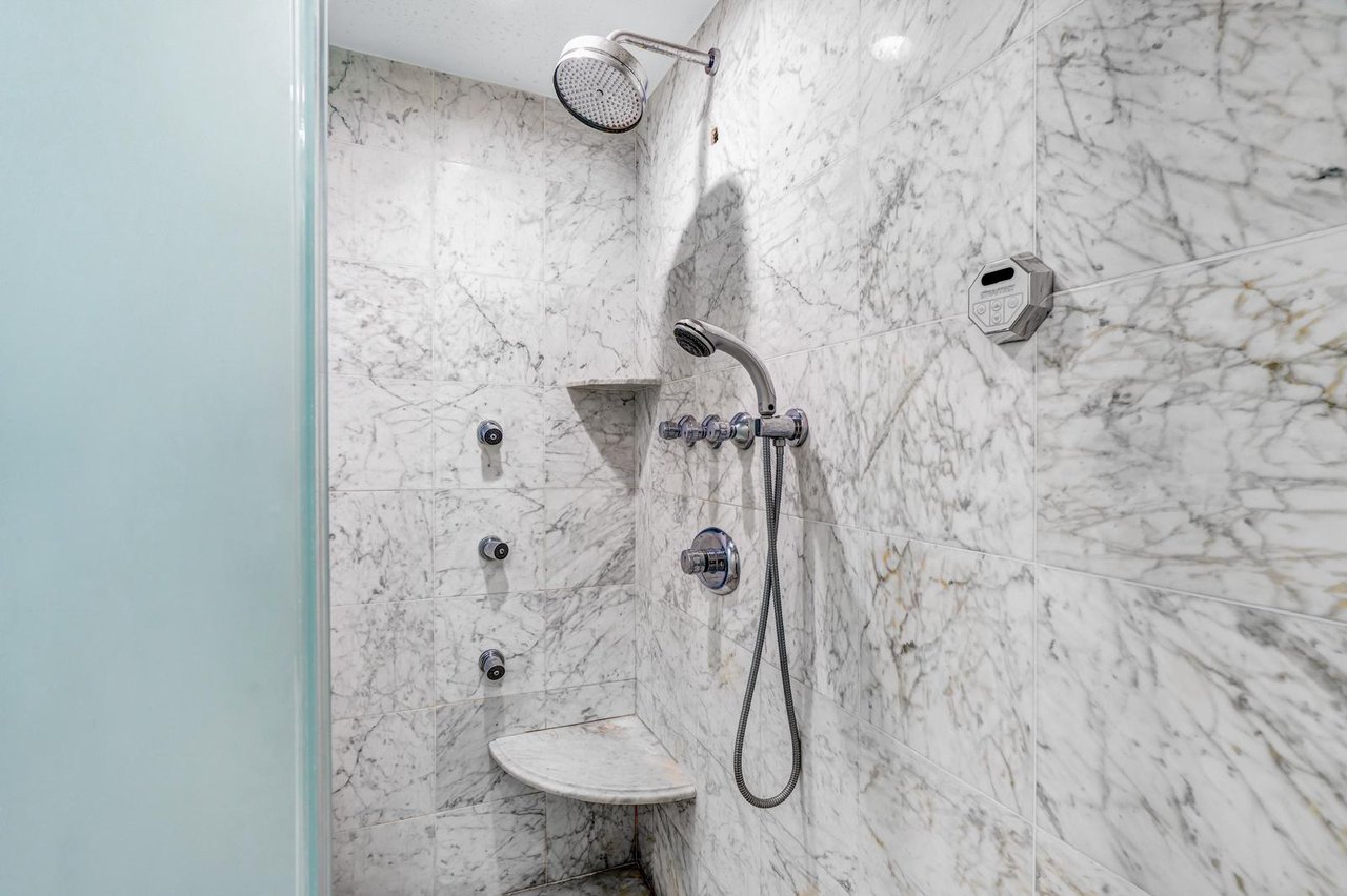 850 E 23rd Street private house