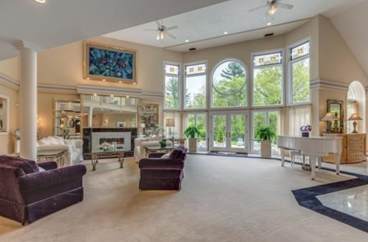 11 North Hill Dr