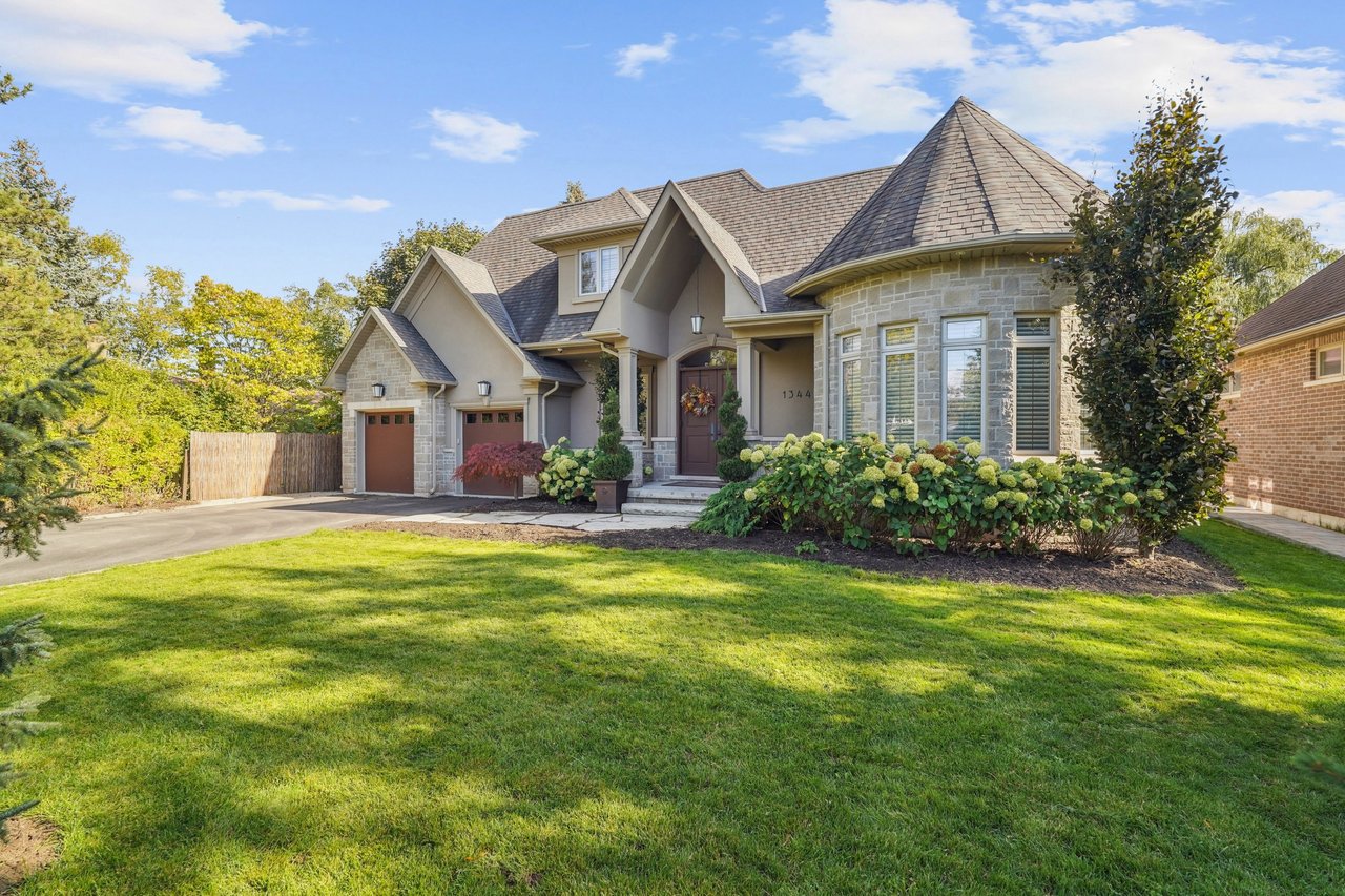 Show-stopping luxury in the heart of Southwest Oakville