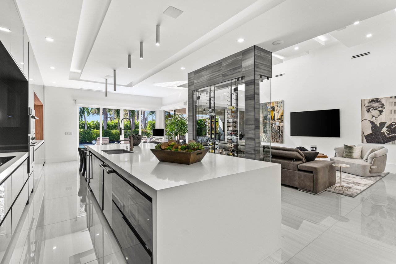 5719 Waterford