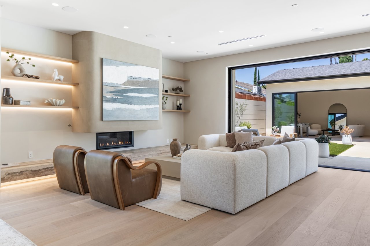 Addison St, 91436