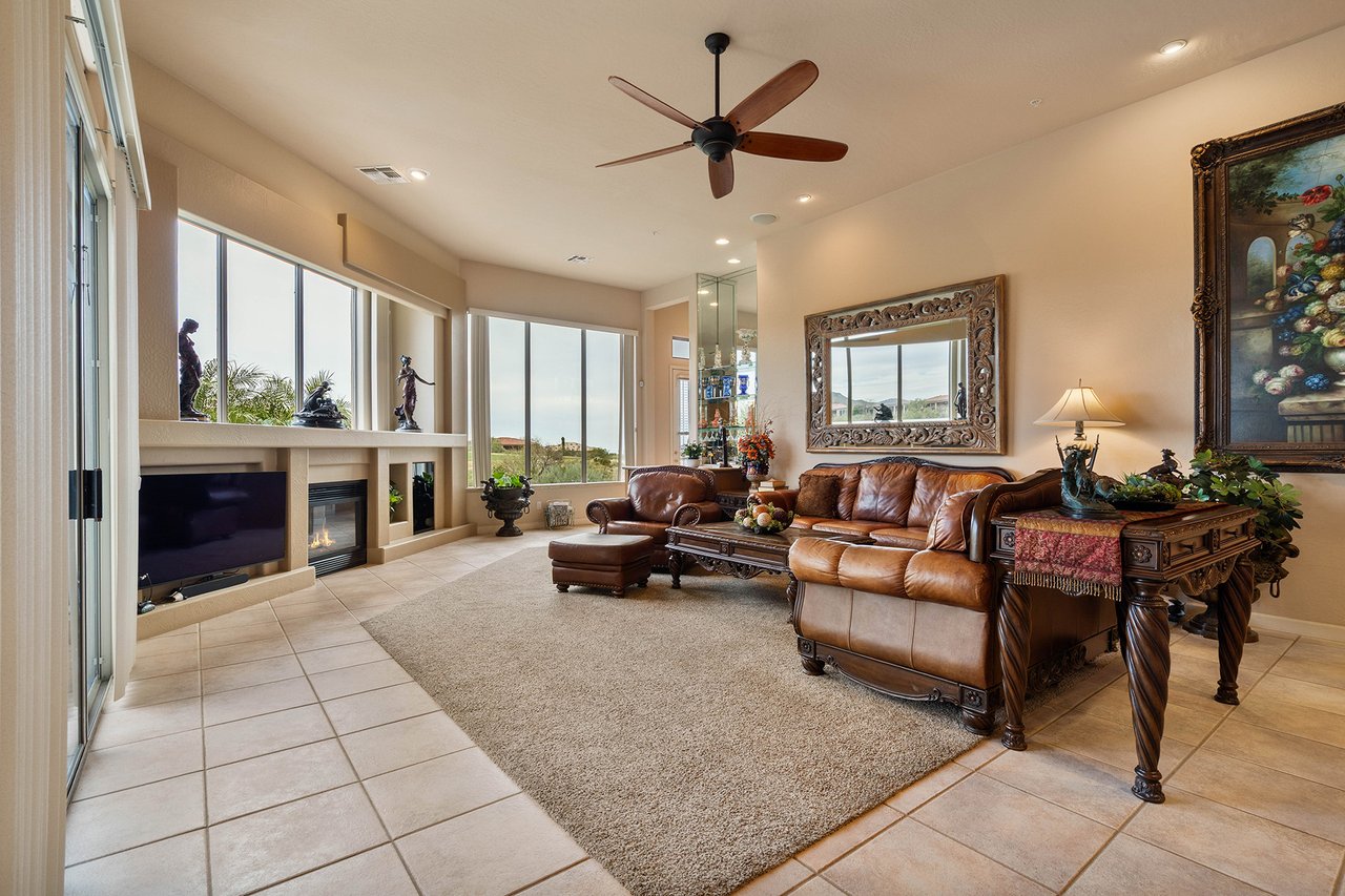 9657 E PEREGRINE Place