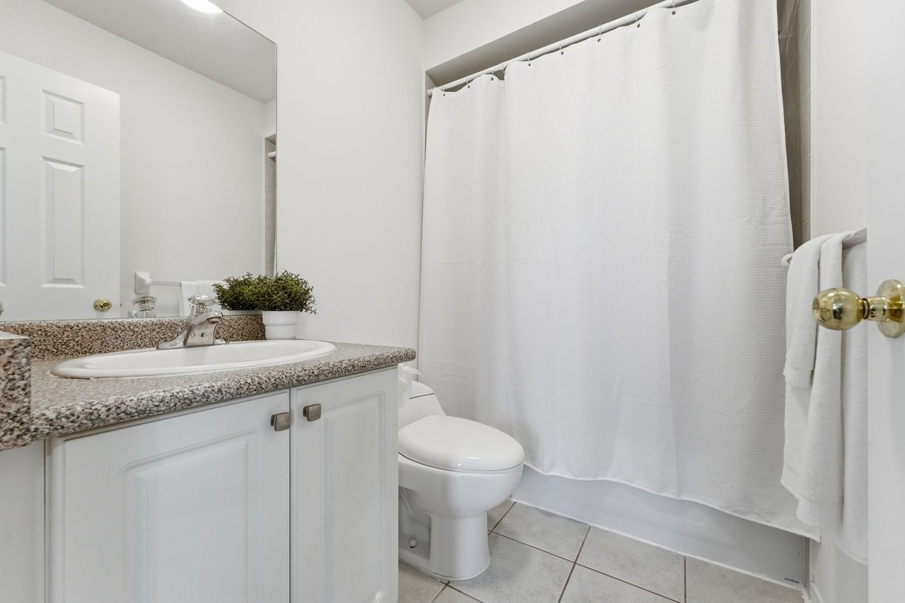 647 Courtney Valley Rd