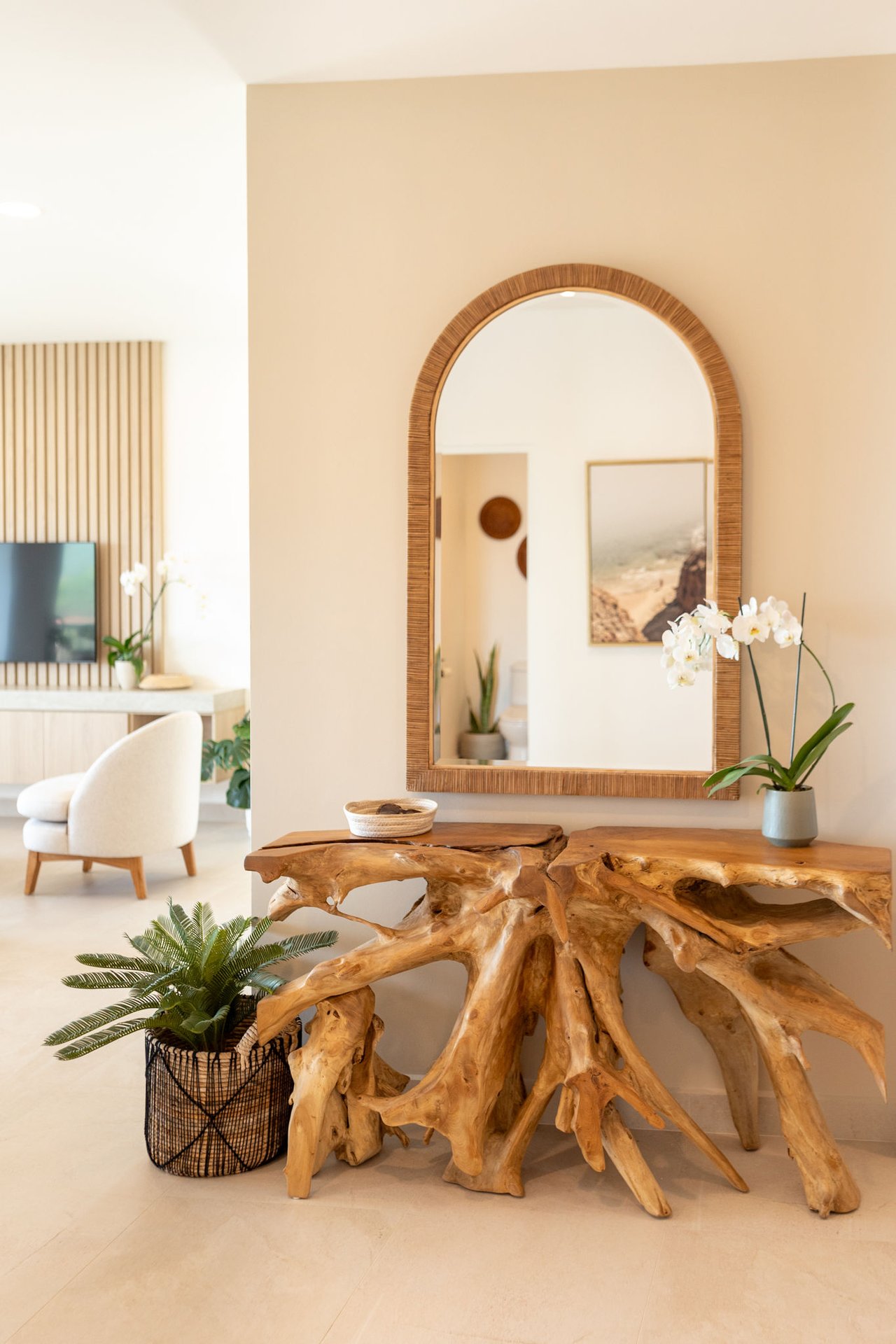 Ocean & Mountain View Modern Beach Condominium 