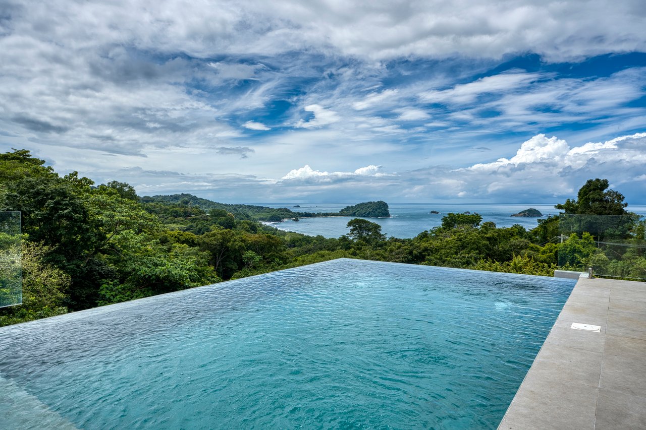 Luxury Income Producing Villa Costa Vida in Manuel Antonio